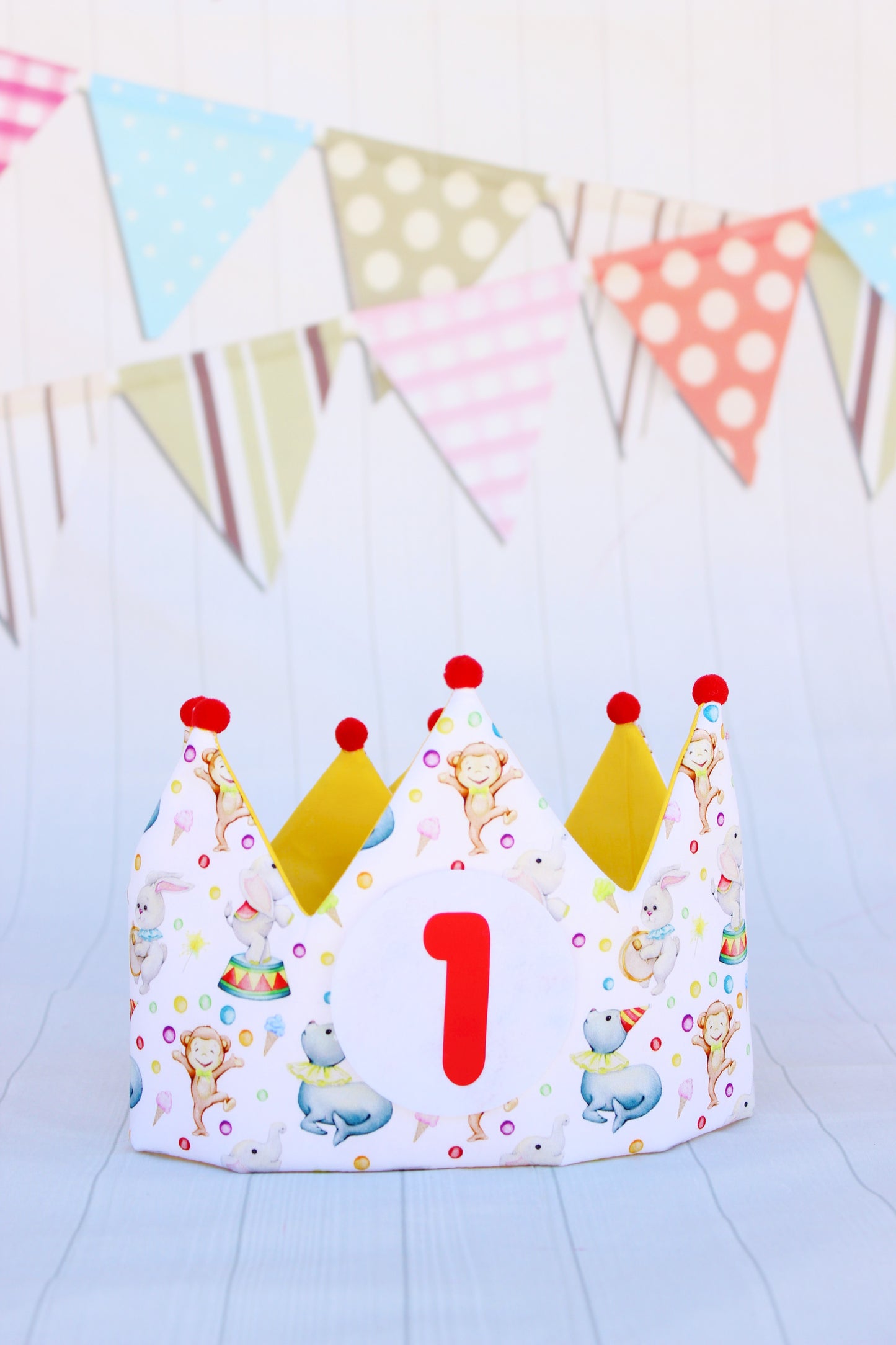 Corona de cumpleaños animalitos circus